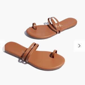 Tkees LEAH (color: Au Naturale) Slides (Size 8) BRAND NEW!